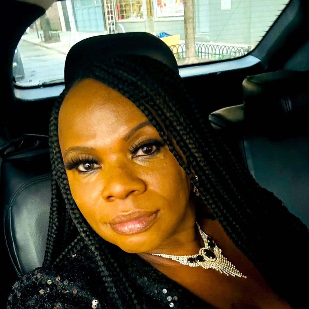 Meet your Posher, Debra